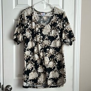 EUC Lularoe Morgan t-shirt